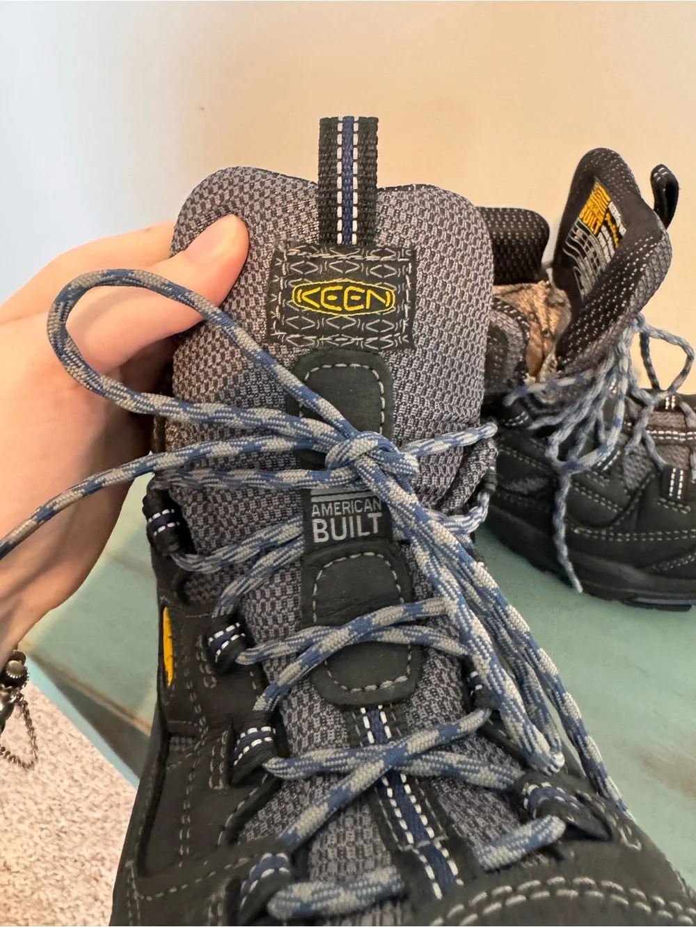 KEEN Like New Excellent Condition Utility Braddock Low Sz 8.5 Work Boots 1014605